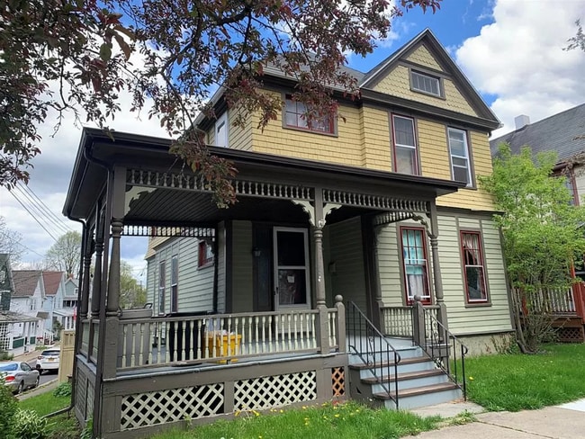 Building Photo - 62 Saint John Ave Rental