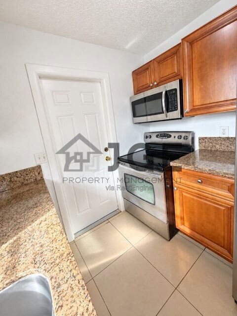 Photo - 4321 NE 2nd Ave