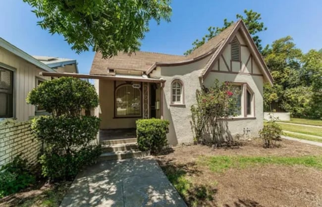 Photo - 2211 N Van Ness Blvd