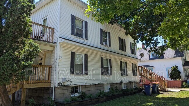 Photo - 1057 Pine Ave NW