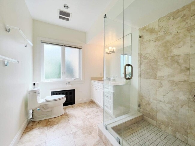 1561 Wesbrook Cres