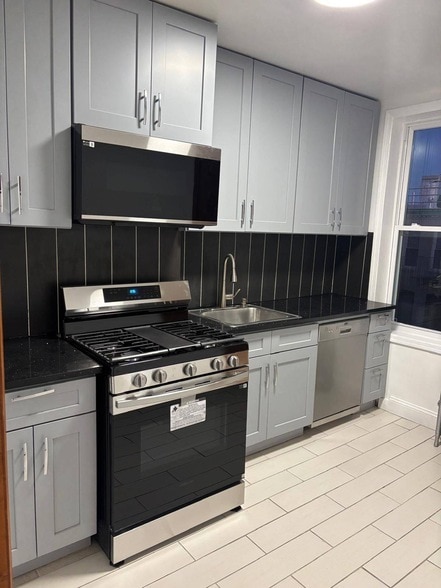 Building Photo - 41-23 53rd St Rental