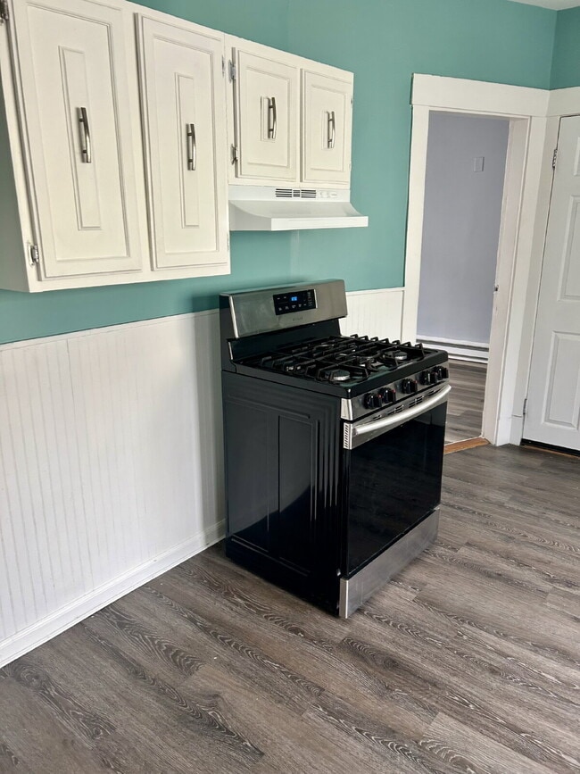 Photo - Available Now! Cozy and Modern 4 bed 1 bath unit on Congress Avenue Unit 2