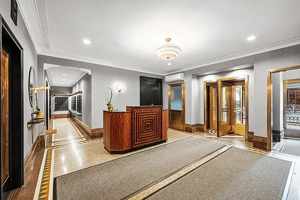 Photo - 200 W 20th St Unidad 208