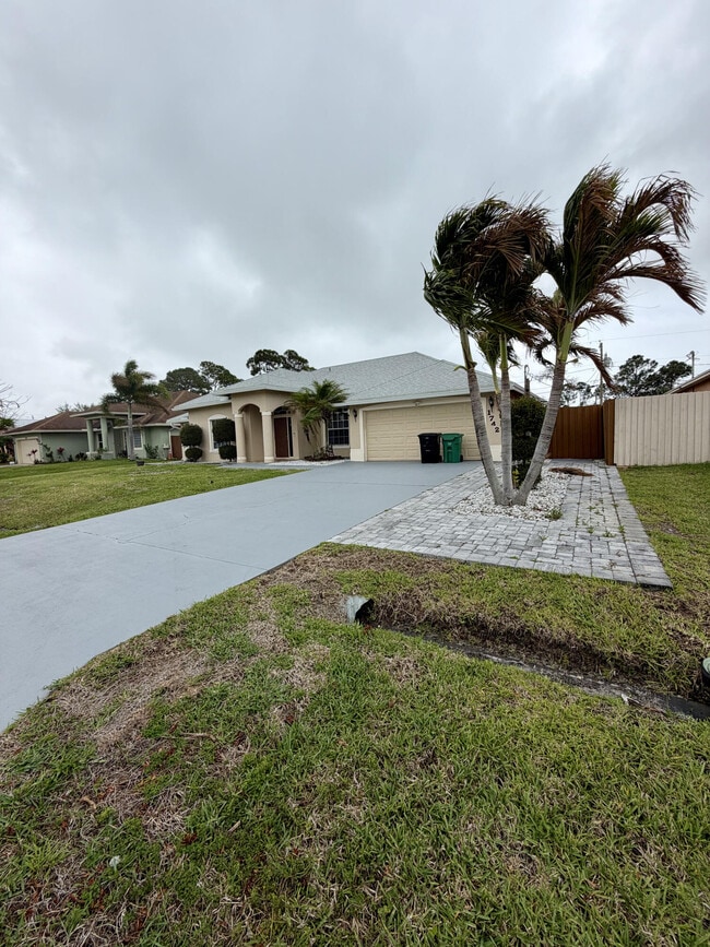 Photo - 1742 SW Effland Ave