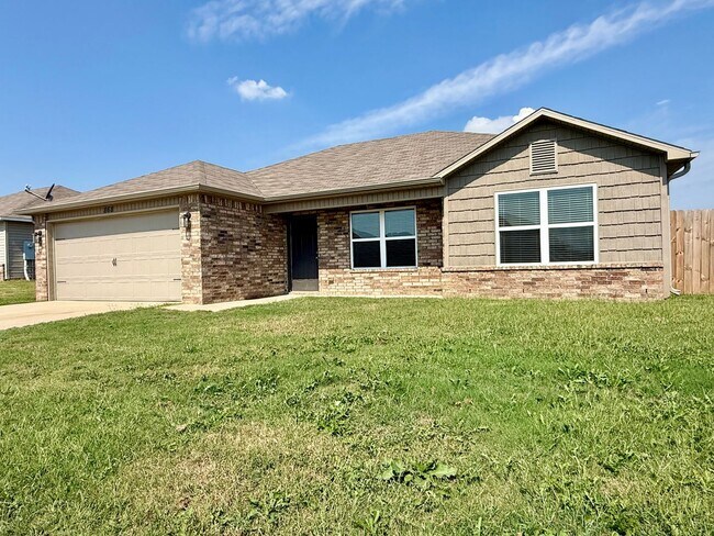Building Photo - ***868 NW Evans Circle*** Rental