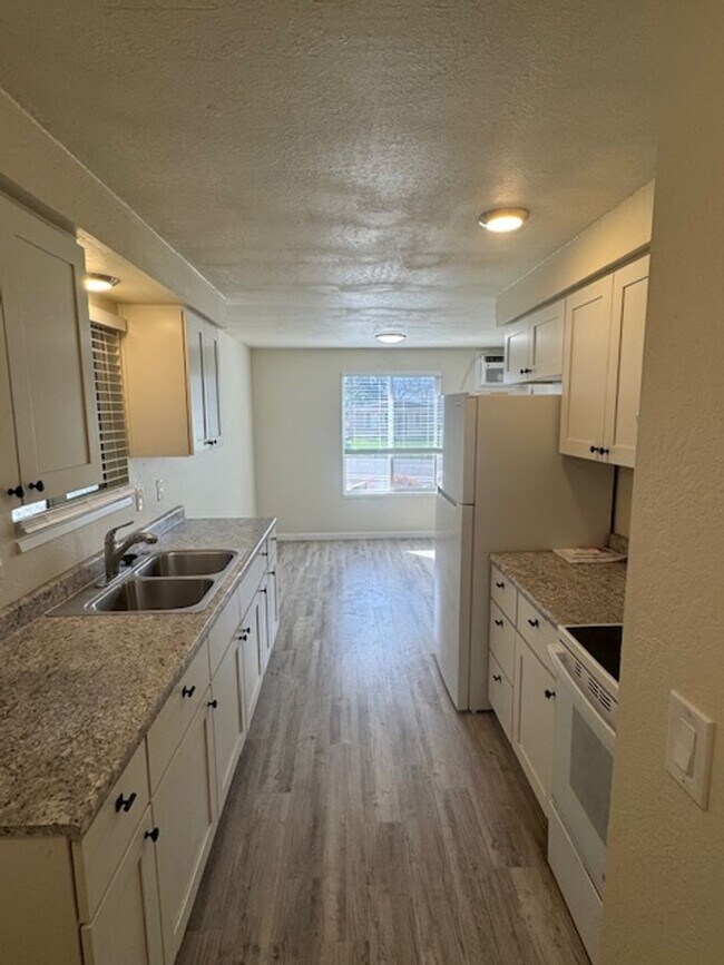 Photo - 3007-3009 JUANIPERO Unidad 3007