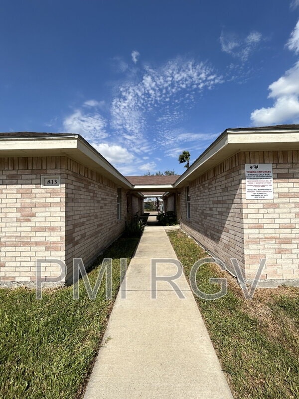 Building Photo - 913 E Daffodil Ave Unit B Rental