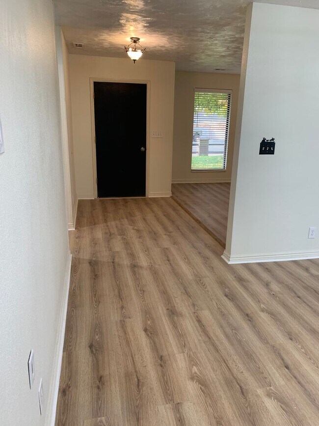 Photo - 1026 N 1100 W Unit 1 - Main Floor
