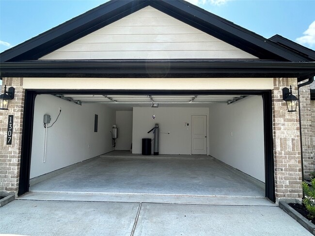 Photo - 1307 Windom Court Wy