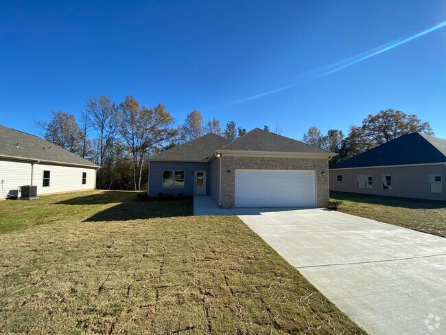 Building Photo - Home for Rent in Lincoln, AL... Available ...