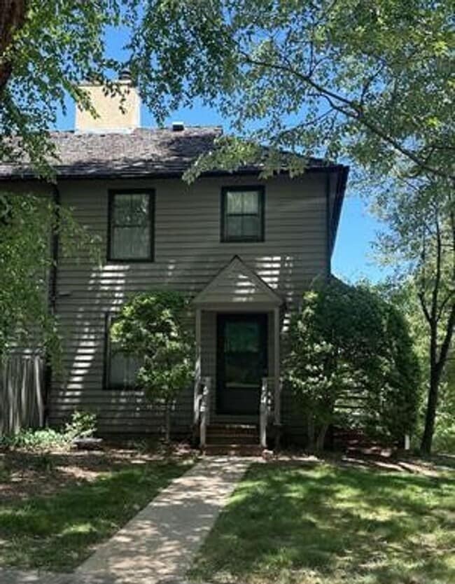 Building Photo - River Run Condo!