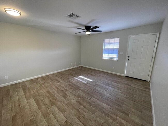 Photo - 3001 E Price St Unidad 16