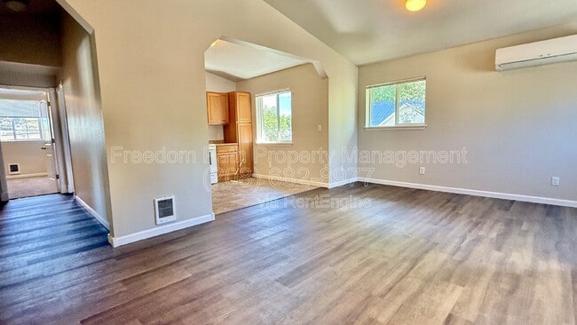 Photo - 1212 E Sherman Ave