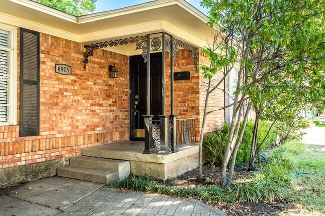 Photo - 6915 Inverness Ln