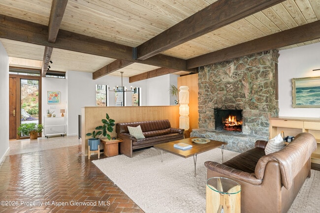 Photo - 284 Eastwood Rd