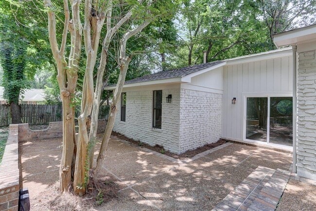 Photo - 3047 Newmarket Dr