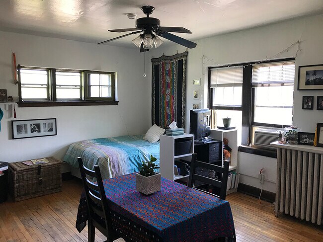 Photo - Varsity Apartments
