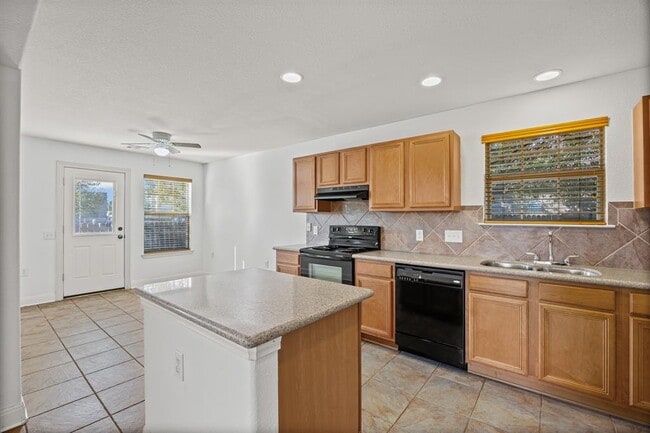 Photo - 5824 Malarkey Rd