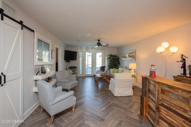 Photo - 432 Bouchelle Dr Unit 103