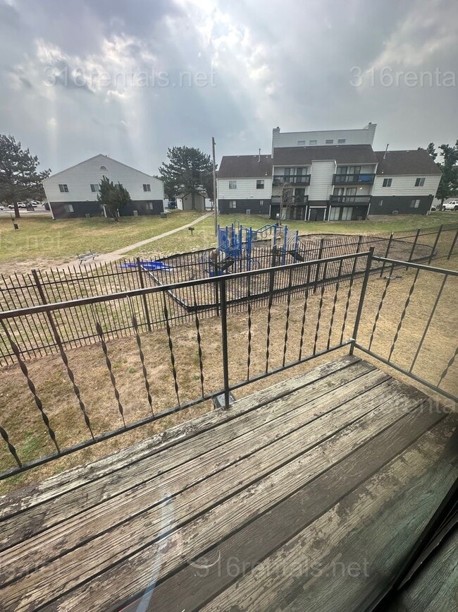 Photo - $750 - 2 bed 1 bath - Second floor Apartment Unit 369 E Marion Ct Apt 4