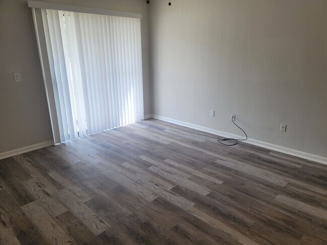 elmtree1401a