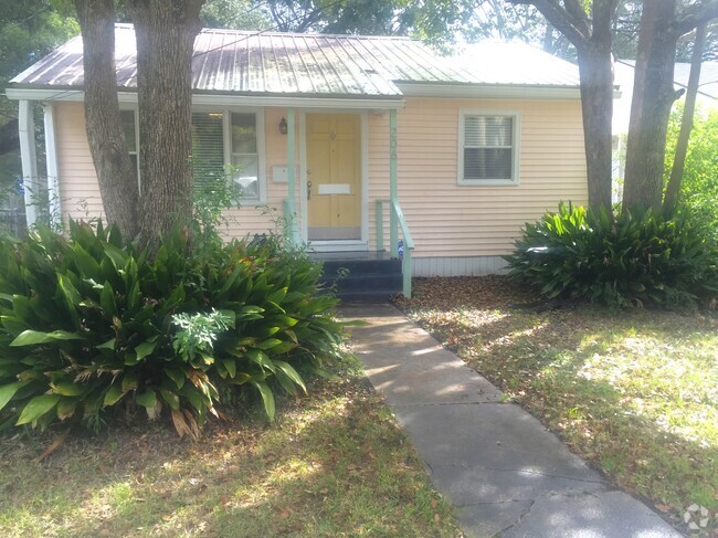 Building Photo - 206 North Carter Street Rental