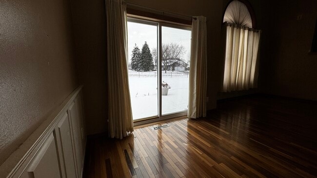 Photo - 8700 Loch Lomond Blvd