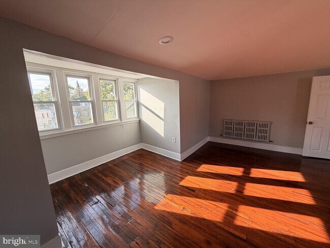 Photo - 5149 N Camac St