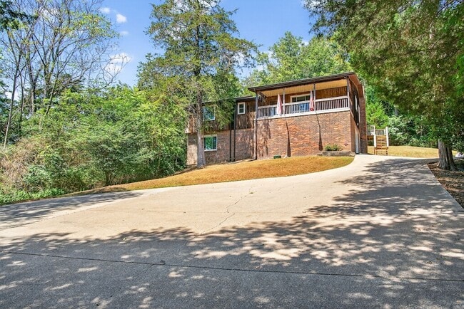 3390 Tyree Springs Rd