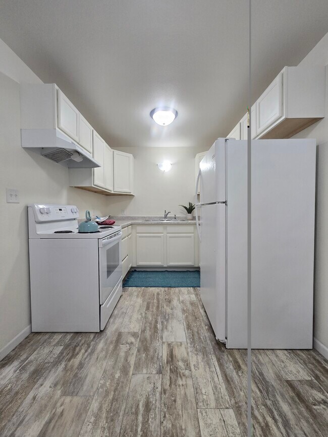 2-Bed, Available Oct 8 - 503 15th St SE