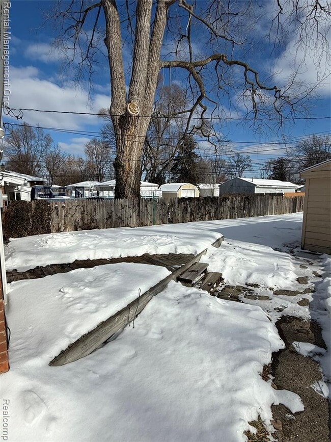 Photo - 12050 Cavell St