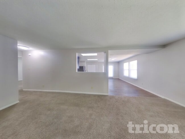 Photo - 5753 N Jamestown Dr