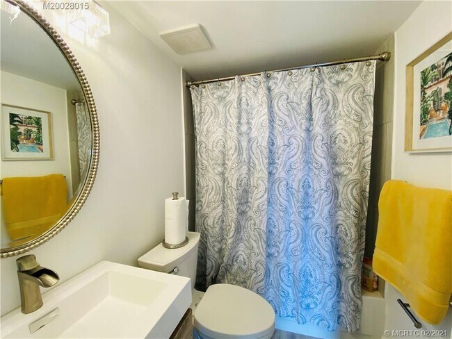 Building Photo - 7440 S Ocean Dr Unit 524A