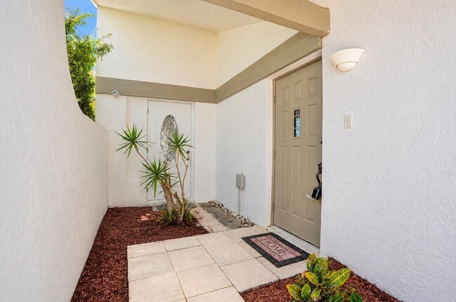 Photo - 820 NW 21st Way