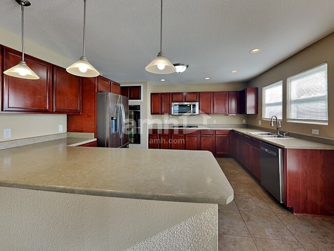 Photo - 7927 Newhall Way