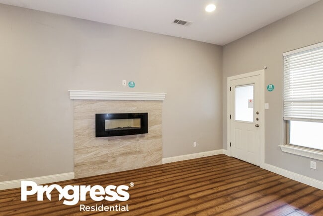 Photo - 1219 Saturn Dr