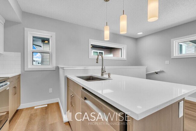 Photo - 1057 Berg Pl