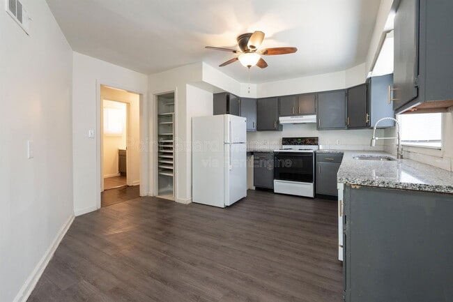 Building Photo - 1700 N Harvard Ave Unit 1