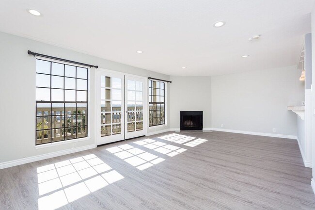 Luxury Condo in Mission Hills with VIEWS! - Luxury Condo in Mission Hills with VIEWS! Unit B2