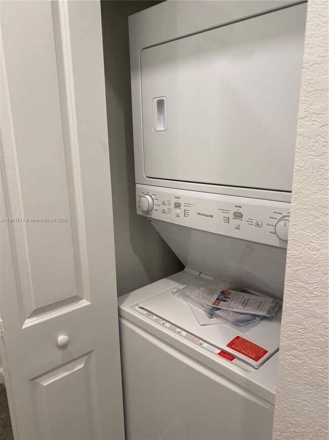 Photo - 316 NE 208th Ter