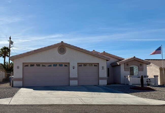 Building Photo - Short term - Summer rental - Available April through November