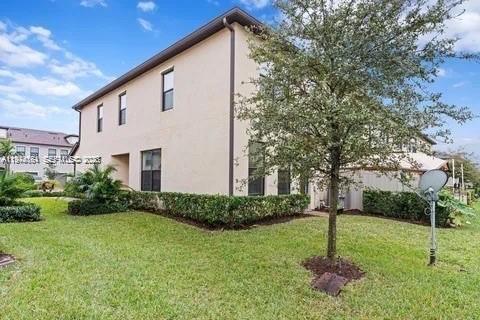 Photo - 2857 Bard St