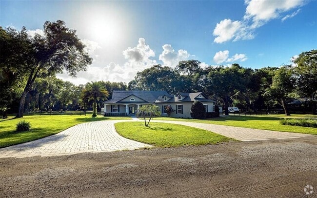 Building Photo - 1185 Winding Oaks Dr Rental