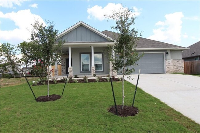 Building Photo - 307 Silver Glen Dr Rental