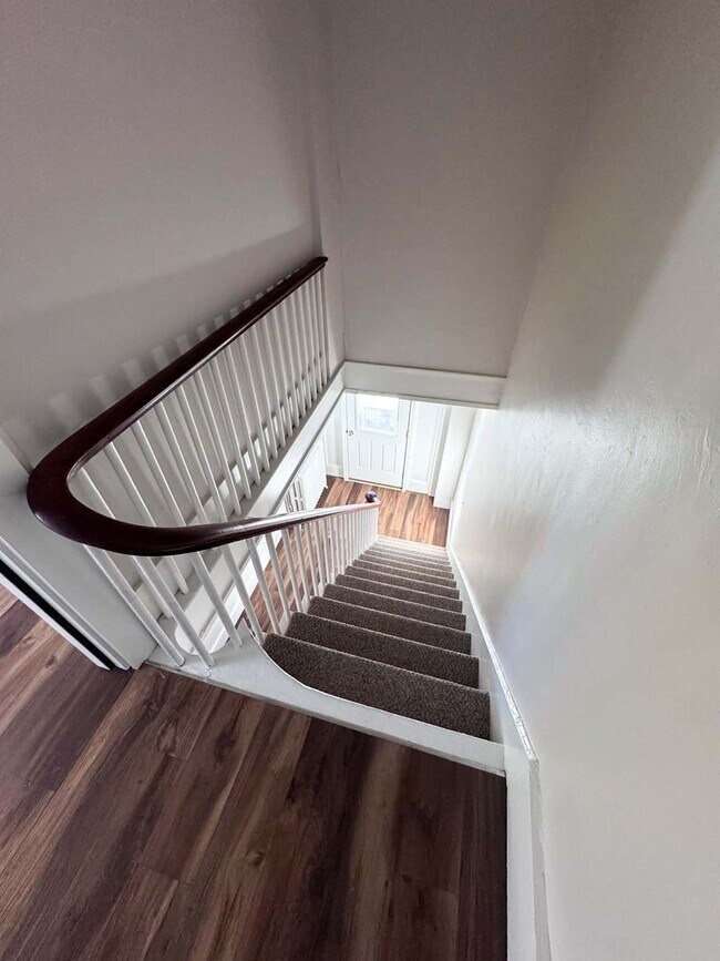 Photo - 39 Allen St Unit Second Floor