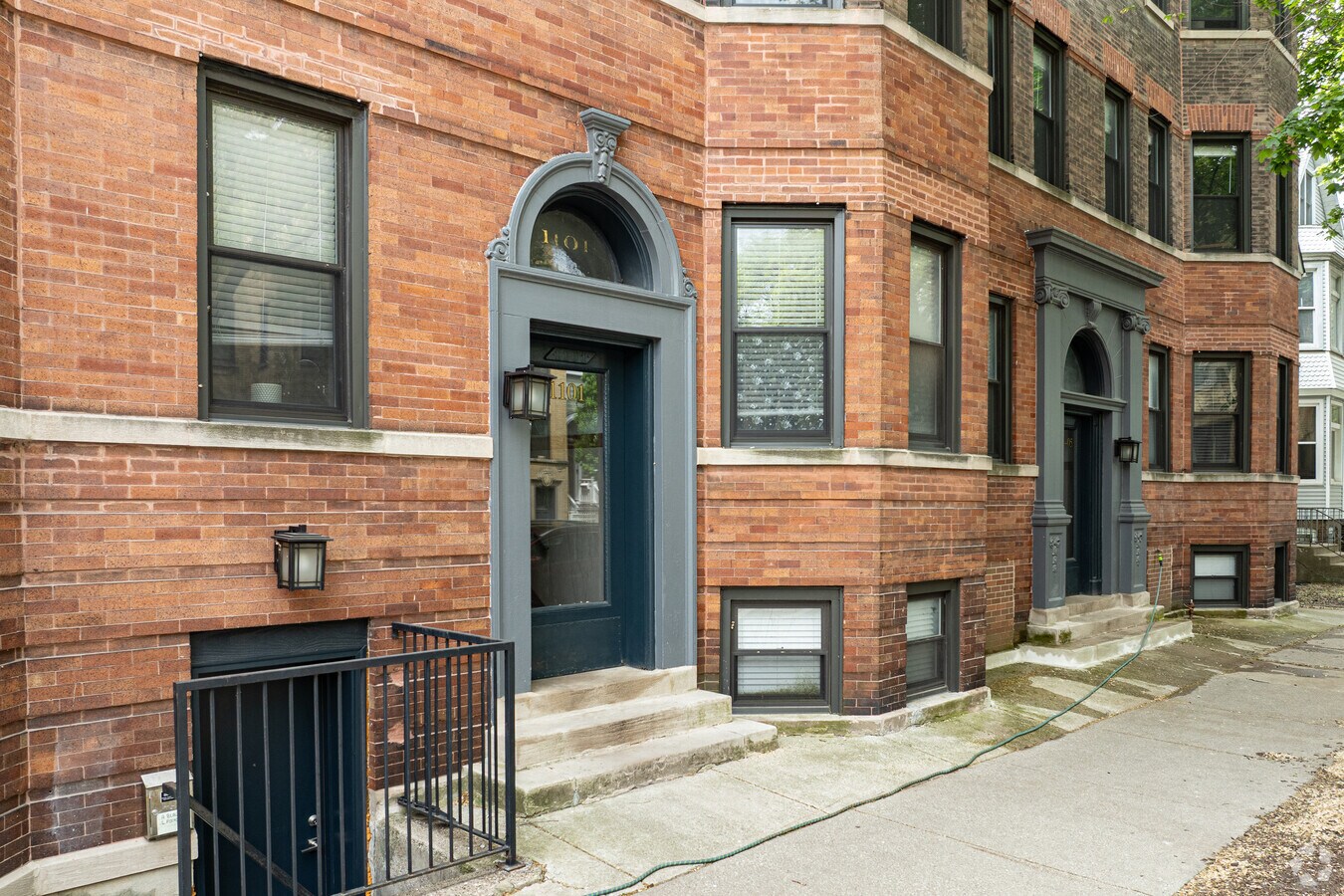 Photo - 2848 N Seminary Ave