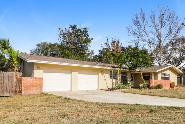 Photo - 1940 Ripon Dr