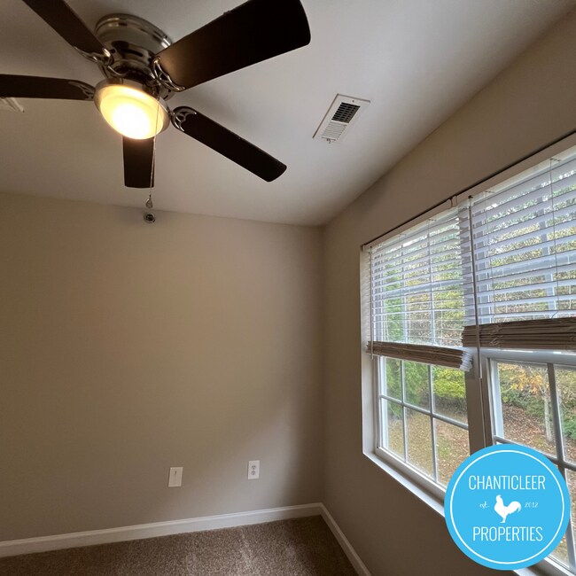 Photo - 1041 W Barton St Unidad S