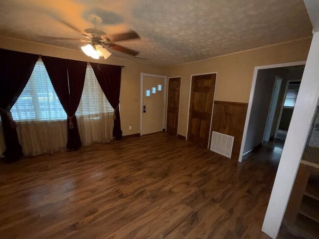 Photo - 12 Thornton Dr